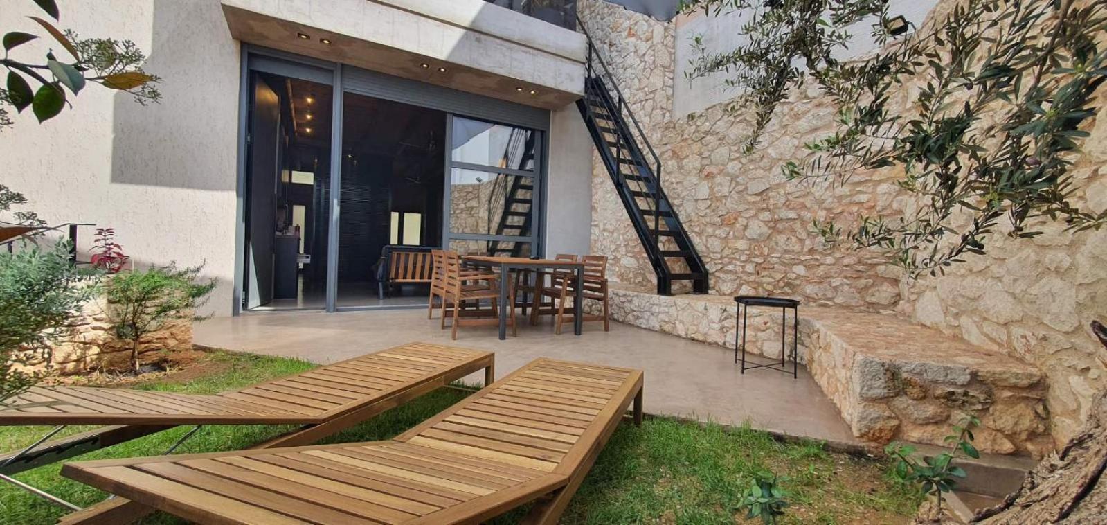 Sea View Garden Suites 피레아스 외부 사진